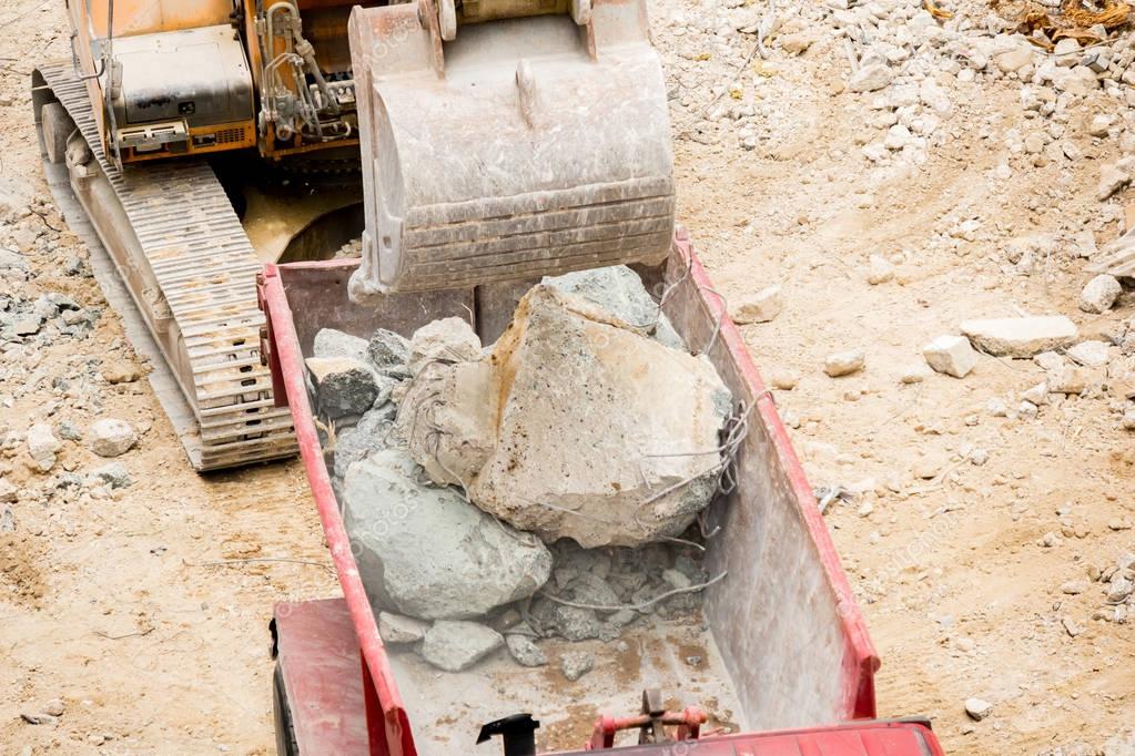 Estructuras metálicas de estación de chancado en mina a tajo abierto