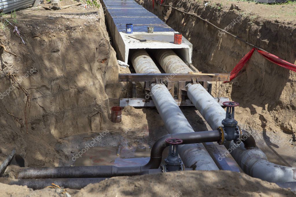 Tolva de camión minero en proceso de reparación estructural