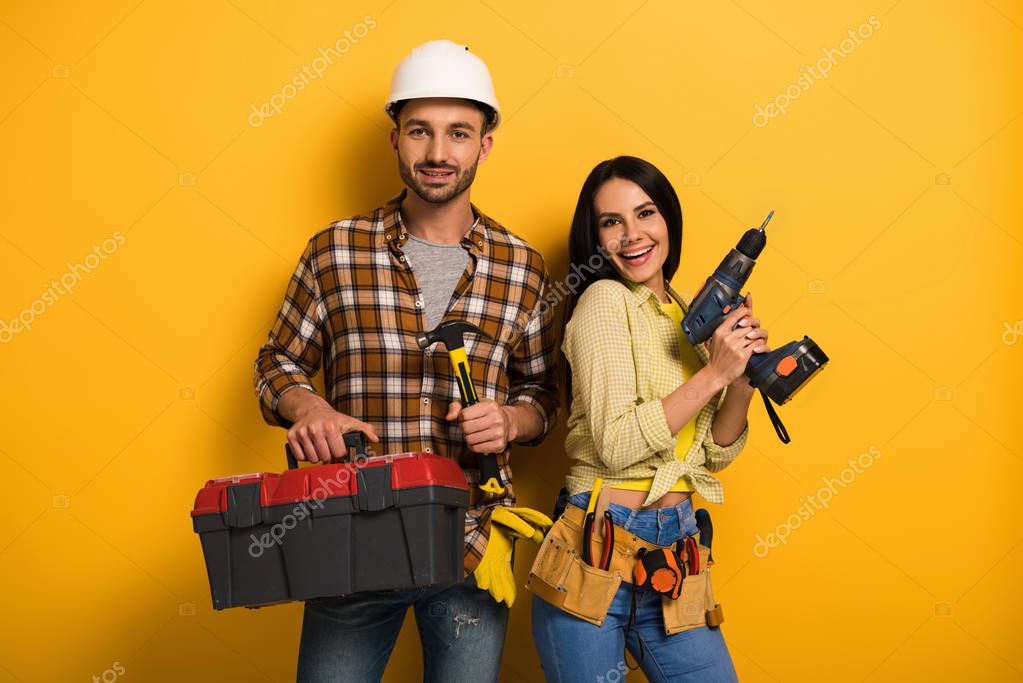 Personal técnico industrial preparado para iniciar labores